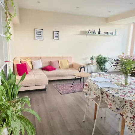 Grand Apartment *